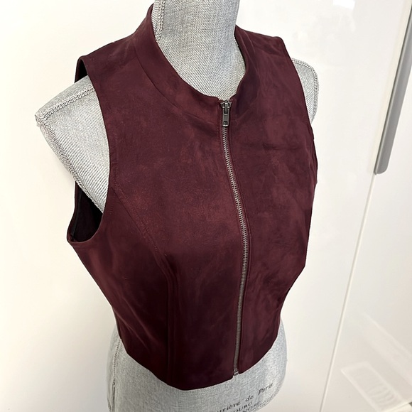 JACK BY BB DAKOTA Burgundy Faux Suede Crop Fitted Vest Zipper Closure, Size L - Picture 2 of 9